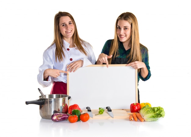 Instructor prezentând o rețetă